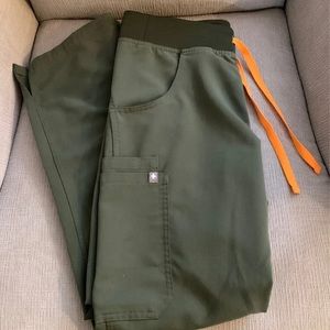 FIGS Moss scrub pants XS